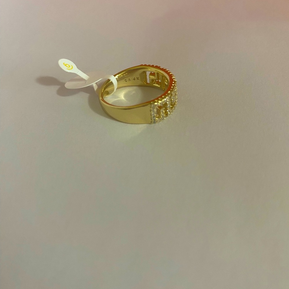 ring with zirconias